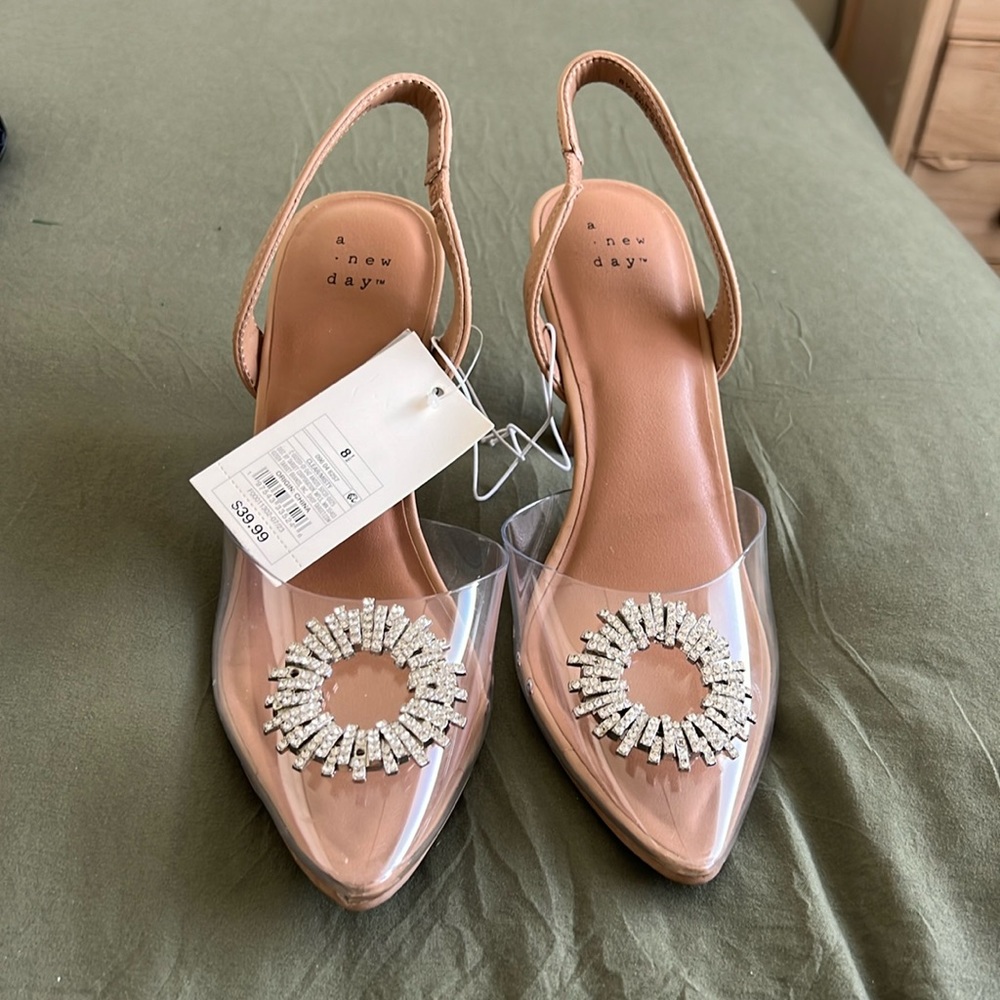 NWT Misty heels